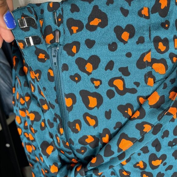 New York & Company Teal Orange Leopard Print Tie Waist Satin Shorts Size L - Picture 7 of 12